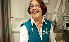 妙佑医疗国际志愿者笑容满面的照片